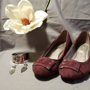 $ Dana Buchman - Plum Wedges Size 6